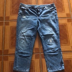 Ankle crop jeans, slight boot cut